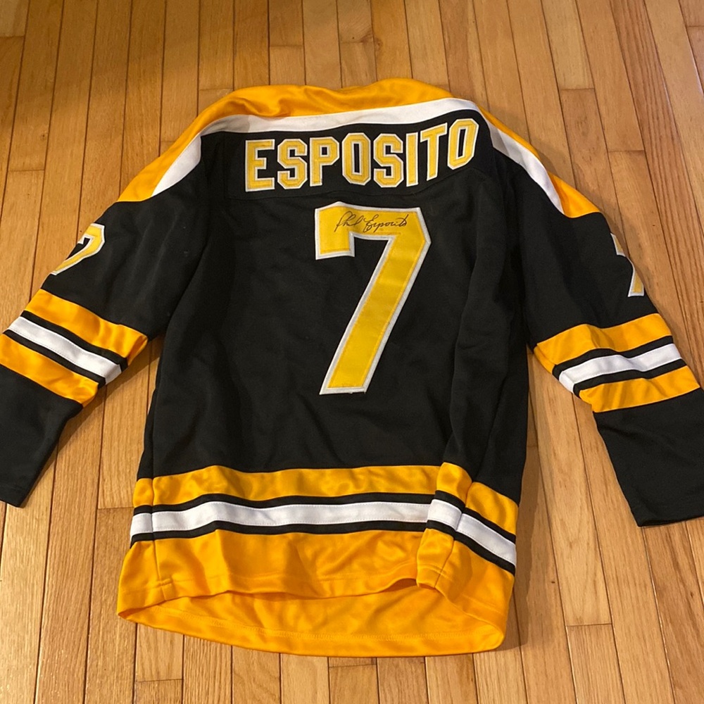 Signed Boston Bruins jersey by Phil Esposito number 7
